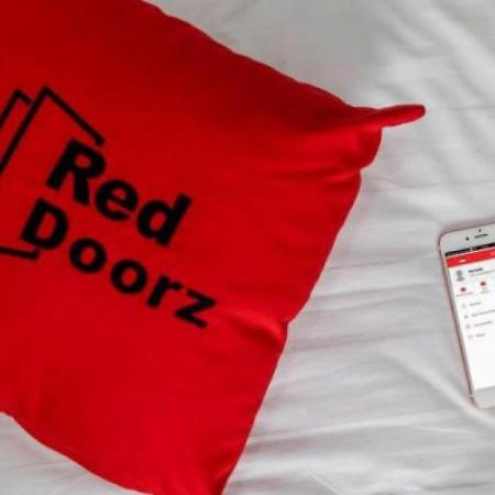 Reddoorz Plus @ Karet Setiabudi Джакарта Екстериор снимка