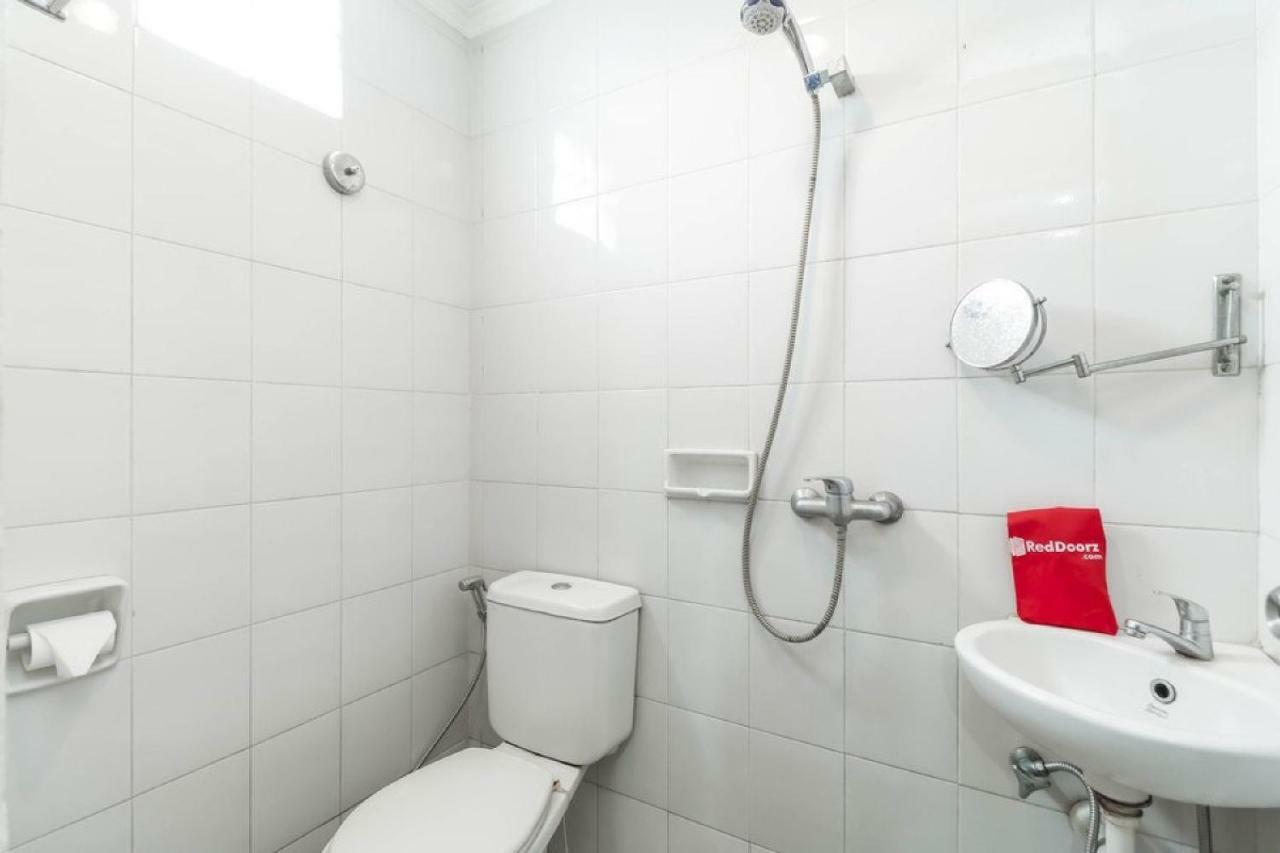 Reddoorz Plus @ Karet Setiabudi Джакарта Екстериор снимка
